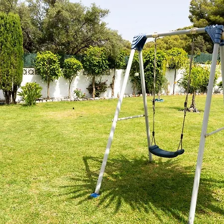Вилла With Private Pool & Large Private Garden