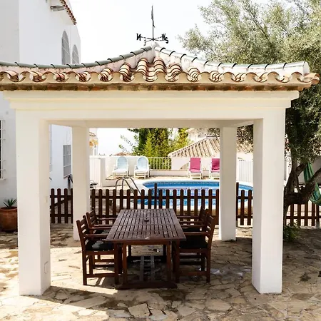Вилла With Private Pool & Large Private Garden