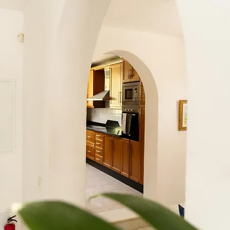 With Private Pool & Large Private Garden Вилла *