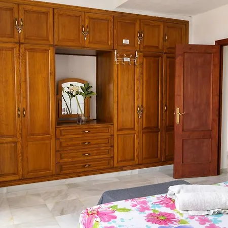 Вилла With Private Pool & Large Private Garden Нерха