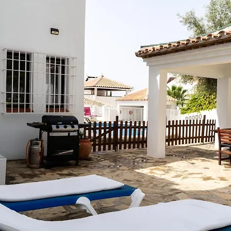 Вилла With Private Pool & Large Private Garden